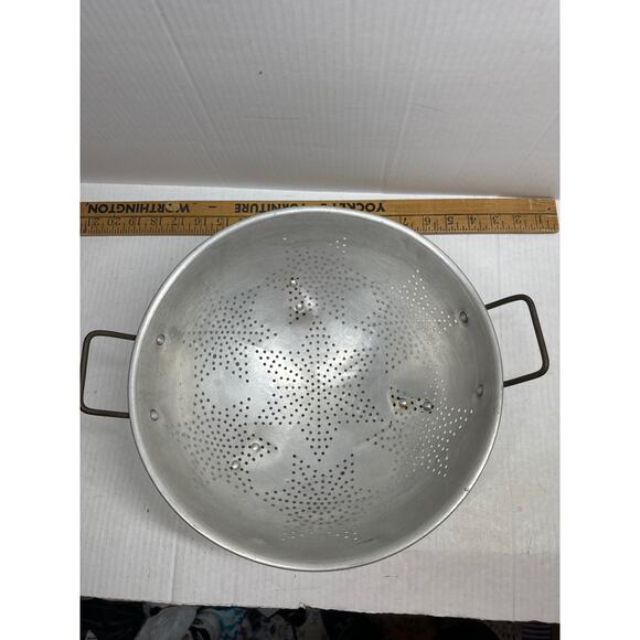 Colander Strainer Cooking Kitchen Utensil Tool 7 Star Pattern 3 Legs - Picture 2 of 4